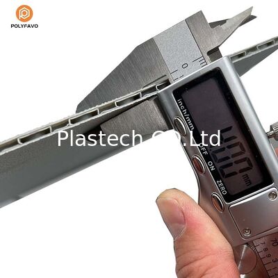 औद्योगिक पैकेजिंग बॉक्स के लिए 5 मिमी 1200 ग्राम ग्रे 2440x1220 4x8ft प्लास्टिक पीपी मधुमक्खी के छल्ले पैनल