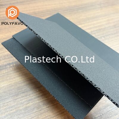 प्लास्टिक शीट फ्लाई केस होनीकॉम्ब फ्लाइट केस सामग्री 6mm 2200gsm हनीकॉम्ब पैनल पीपी प्लास्टिक शीट